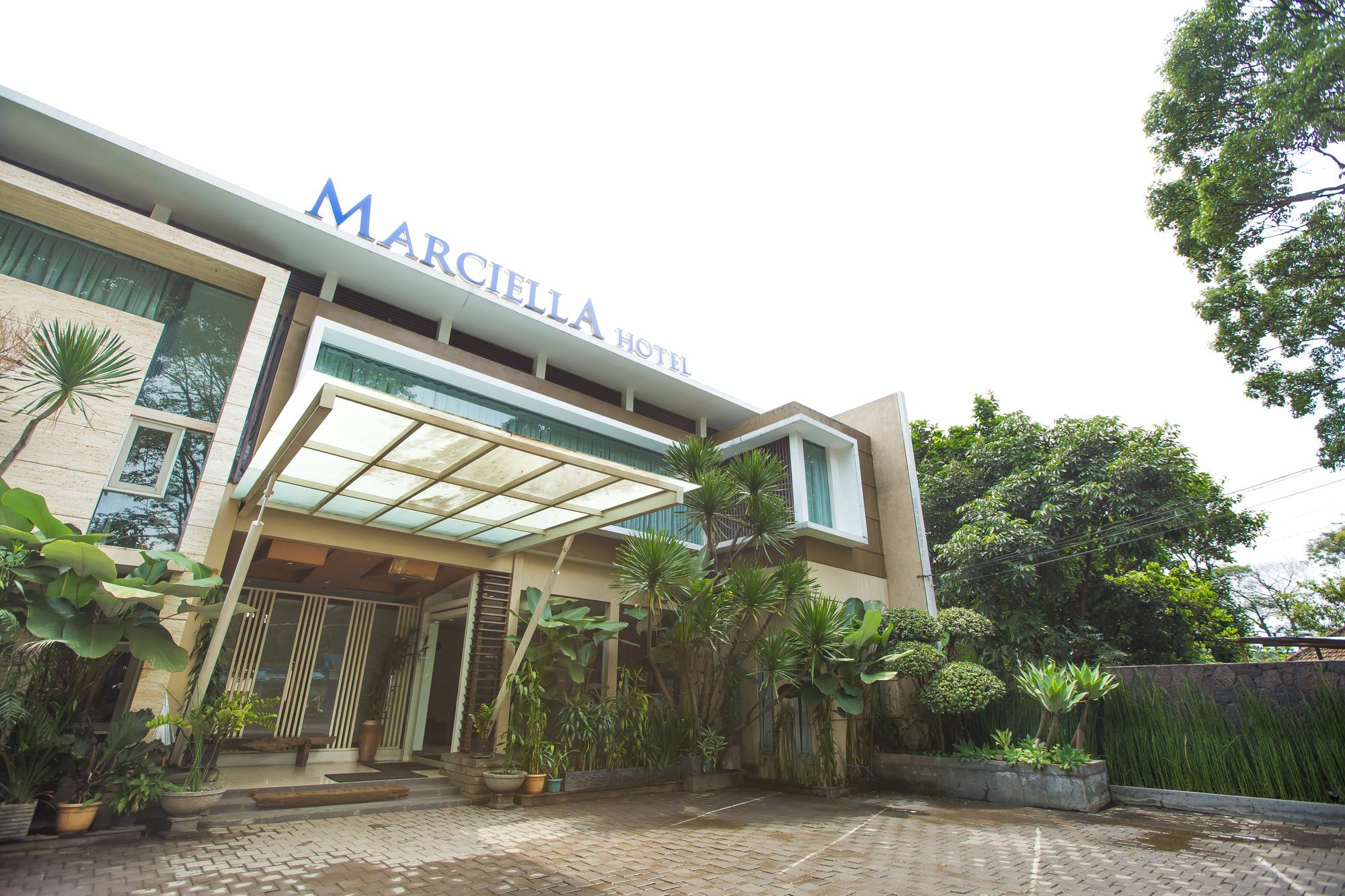 Marciella Hotel Bandung Exterior photo